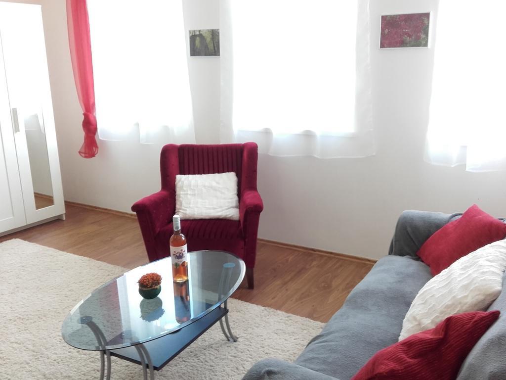 Éger Apartman Exterior foto
